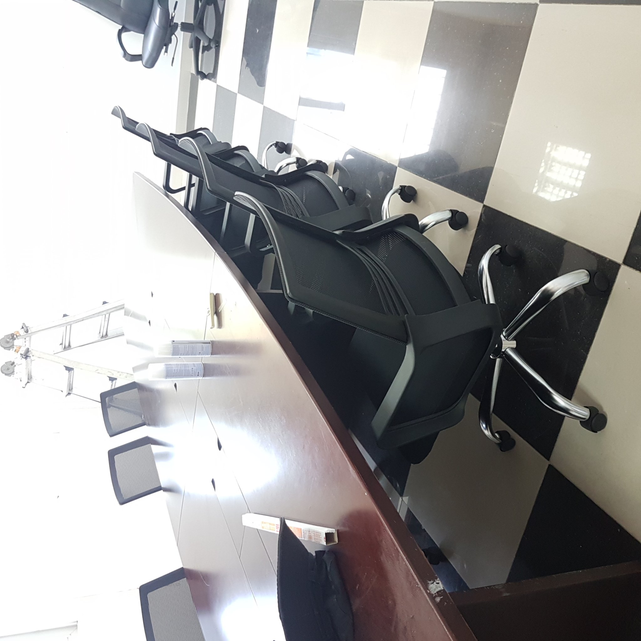 Ghế lưới nhân viên GL119 chân mạ